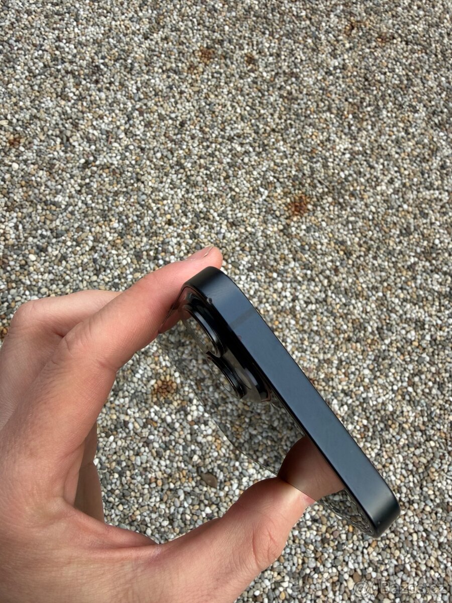 IPhone 14 - baterie 100% - 5