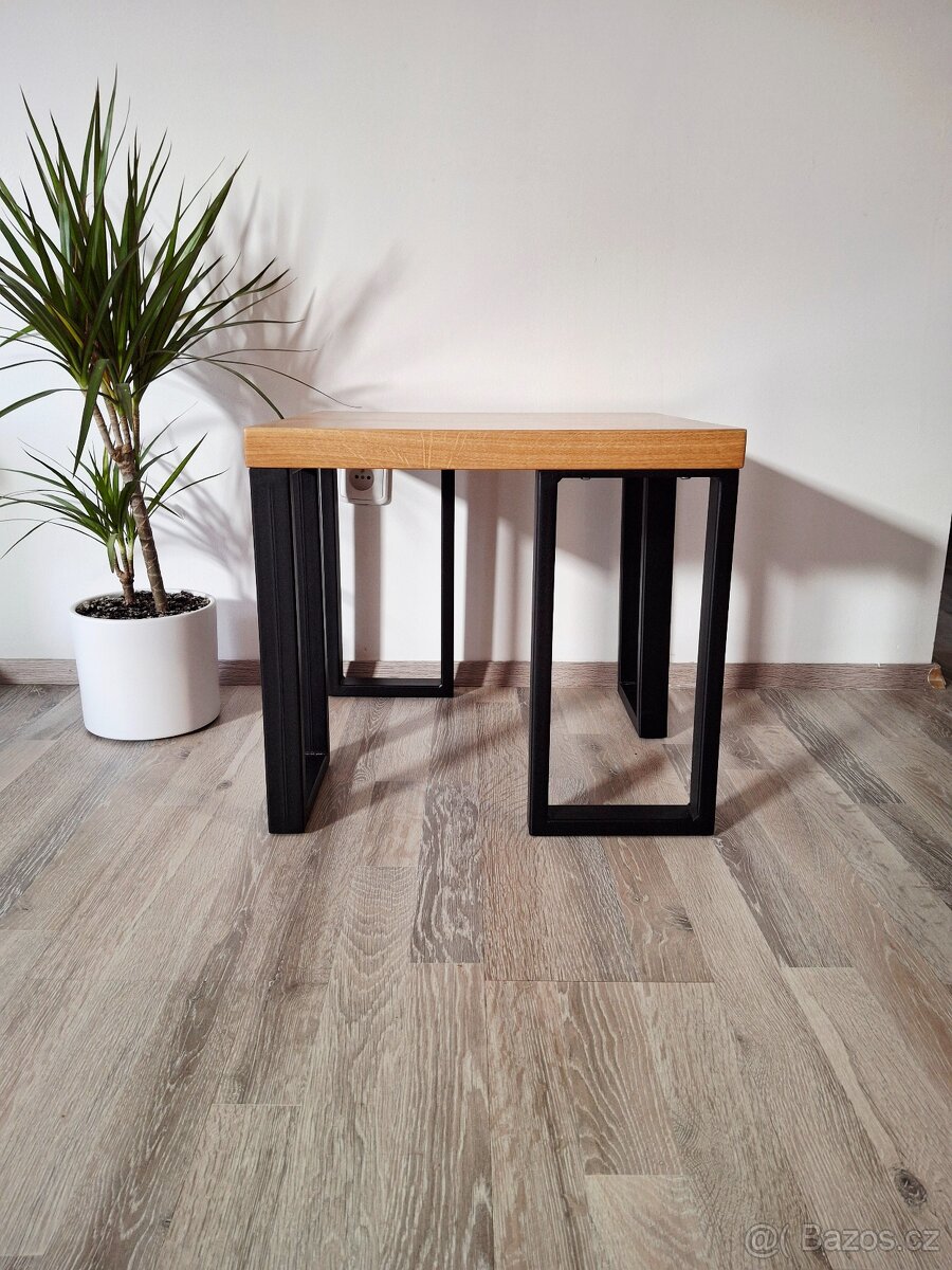 Dubový moderní stolek - 5