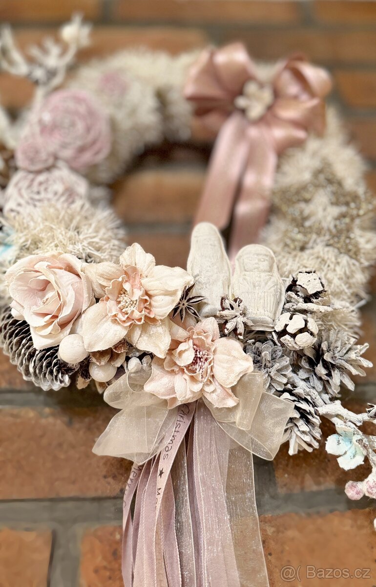 Luxusní Vánoční věnec Zimní Růže v pudrových tónech - 5