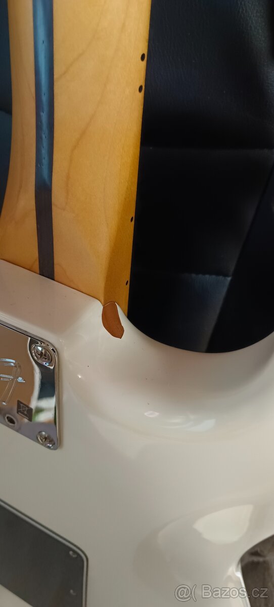 Fender Player Stratocaster Floyd Rose HSS MN, Polar White - 5