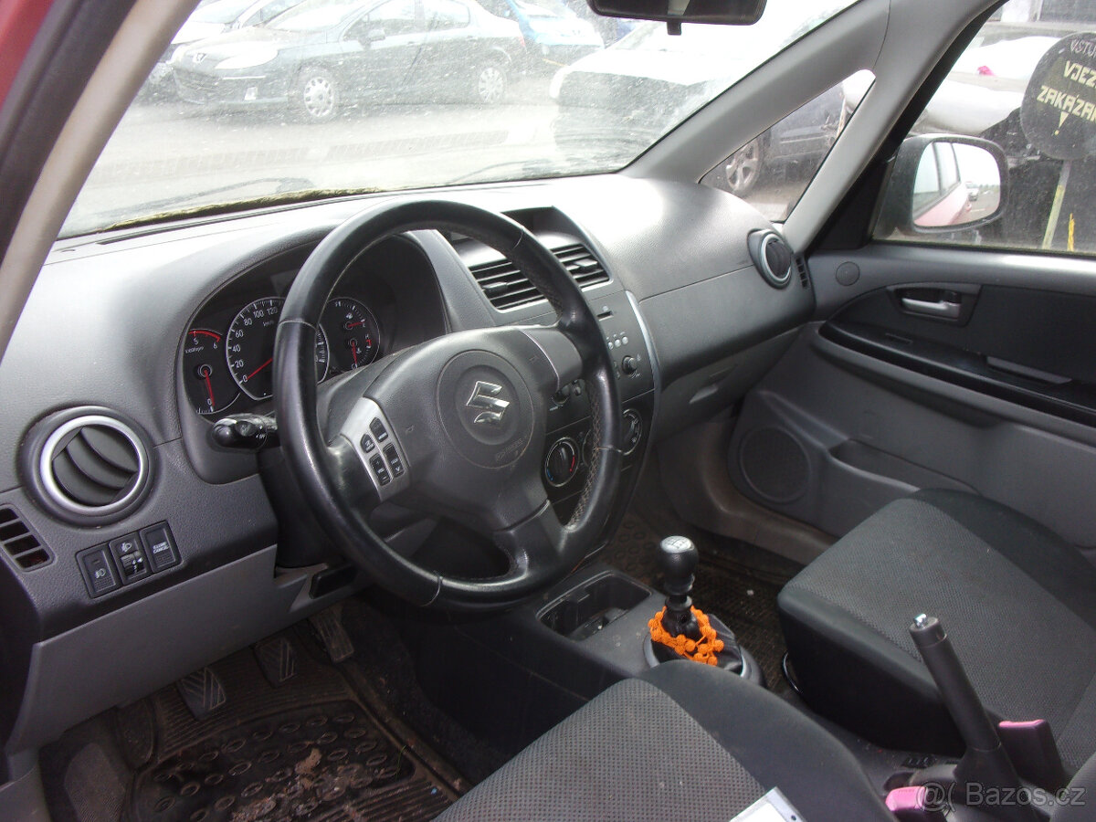 Suzuki SX4 - 5