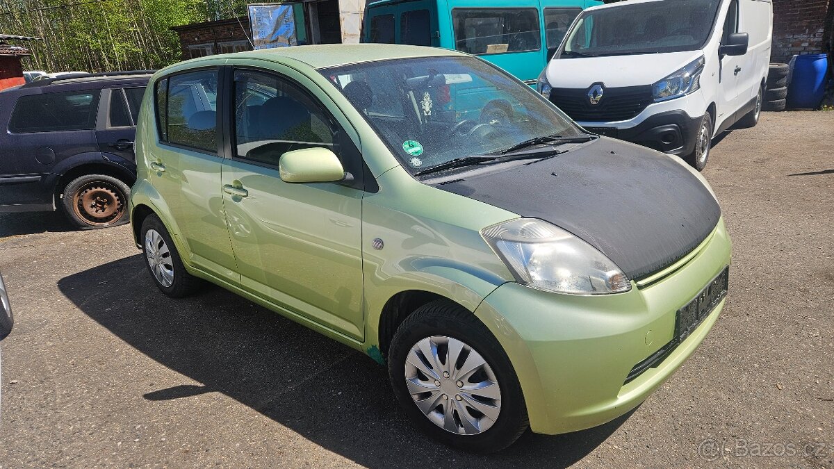Daihatsu Sirion 1.0 - 5