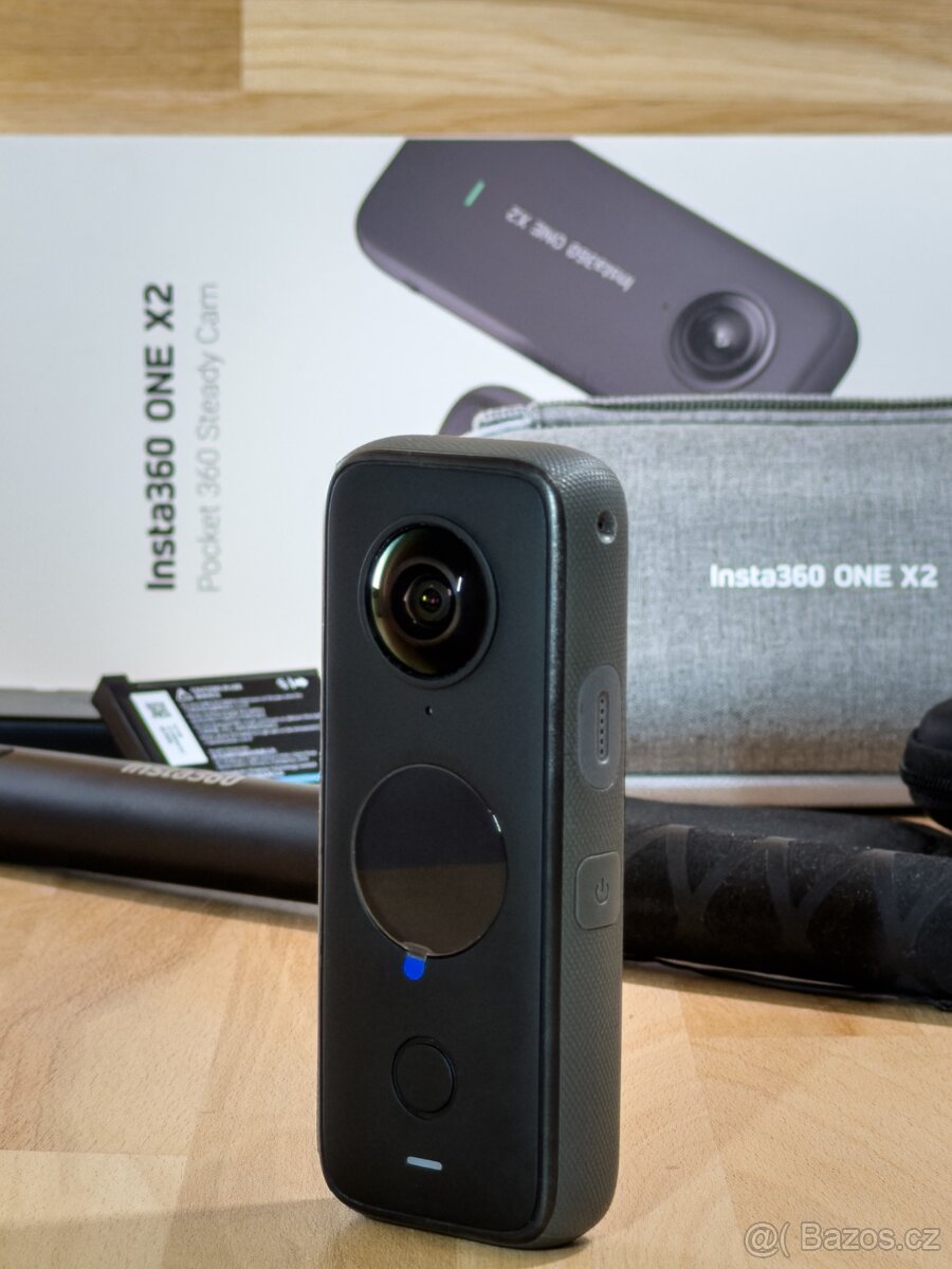 Insta360 ONE X2 + 2× baterie + selfie tyč + příslušenství - 5