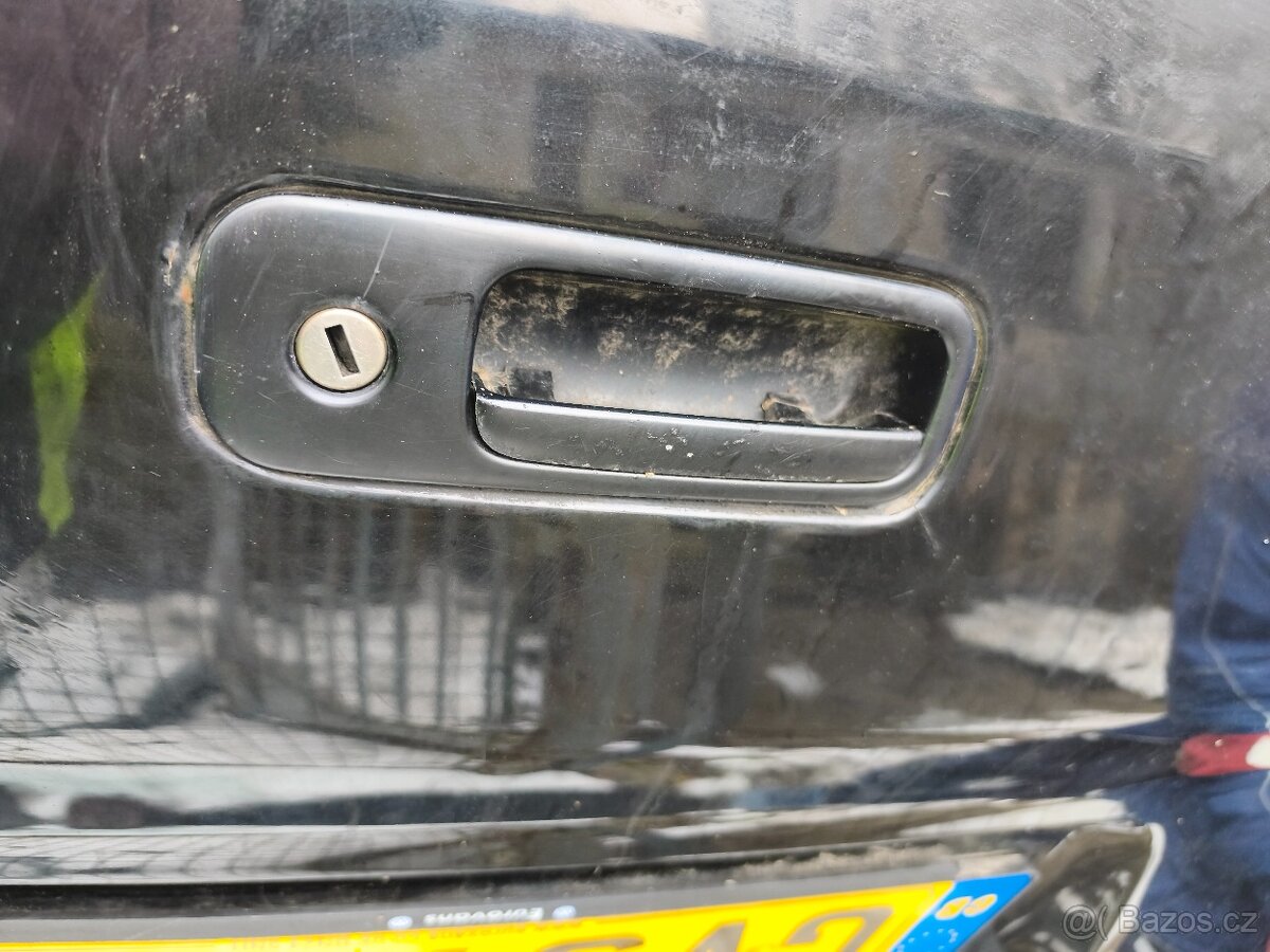 VW T5 Multivan, transportér - páté dveře , víko kufru - 5