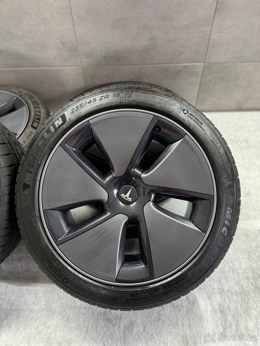 ORIGINÁLNÍ ALU SADA TESLA 3 - 5