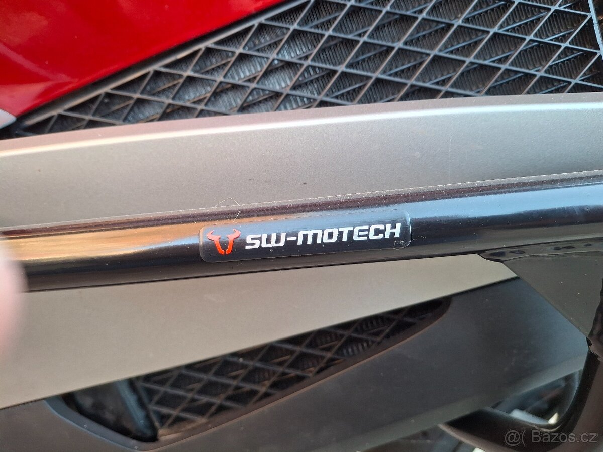 Honda VFR 800 Crossrunner r.v.2011 - 5