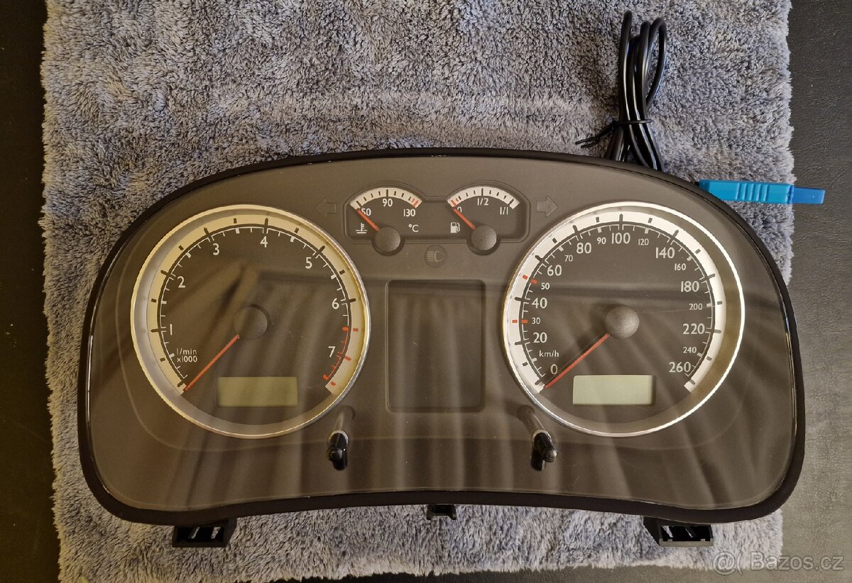 Golf 4 budíky barevný maxidot - 5