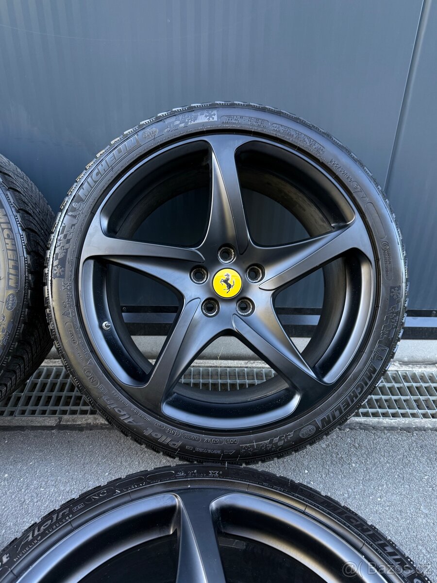 Ferrari FF kola - 5