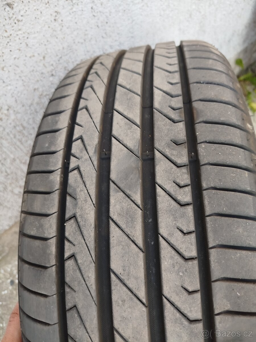 225/45/19 letni - 5