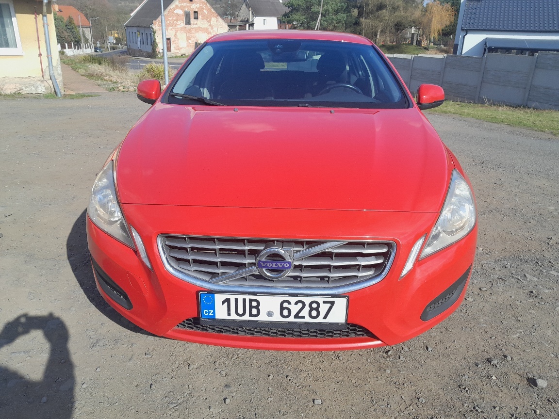 PRODÁM VOLVO V60 - 5
