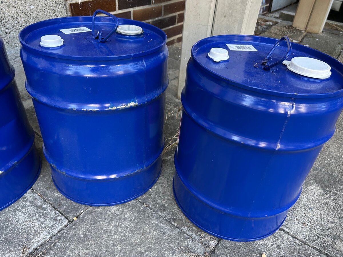 4x prázdný plechový sud o objemu 20L - 5