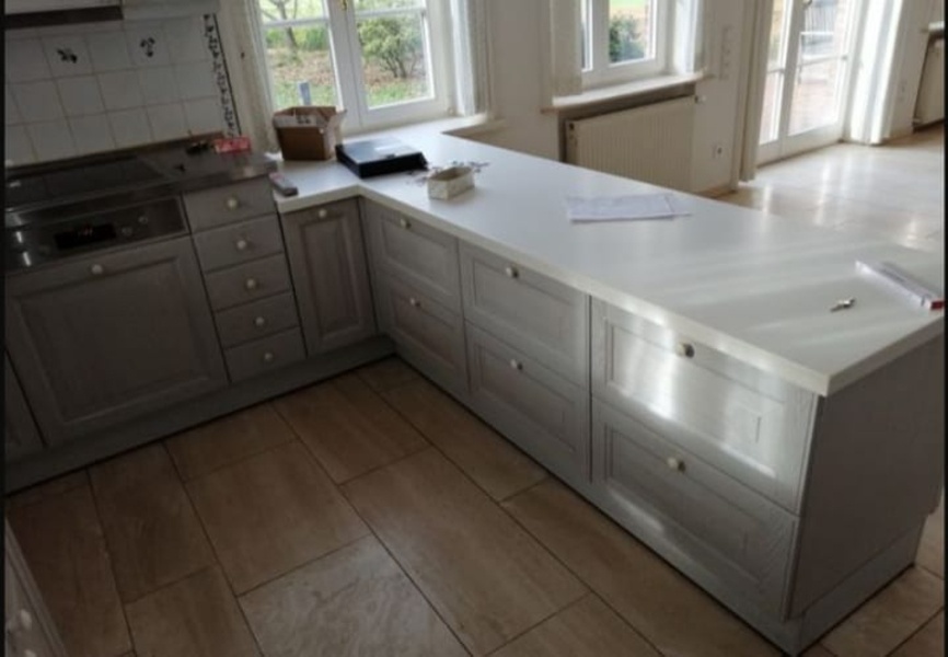 Luxusní bílá venkovská kuchyně se spotřebiči,5786 - 5