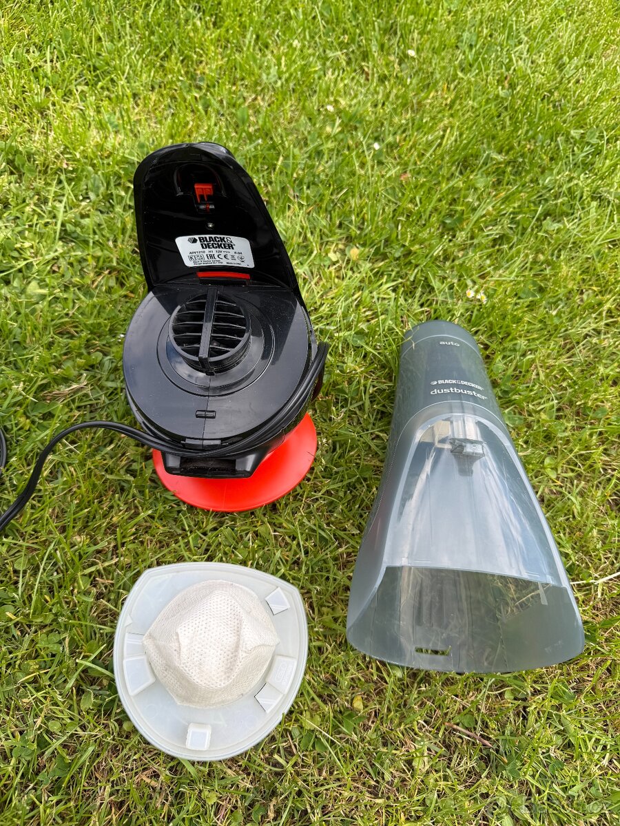 Vysavač Black & Decker - 5