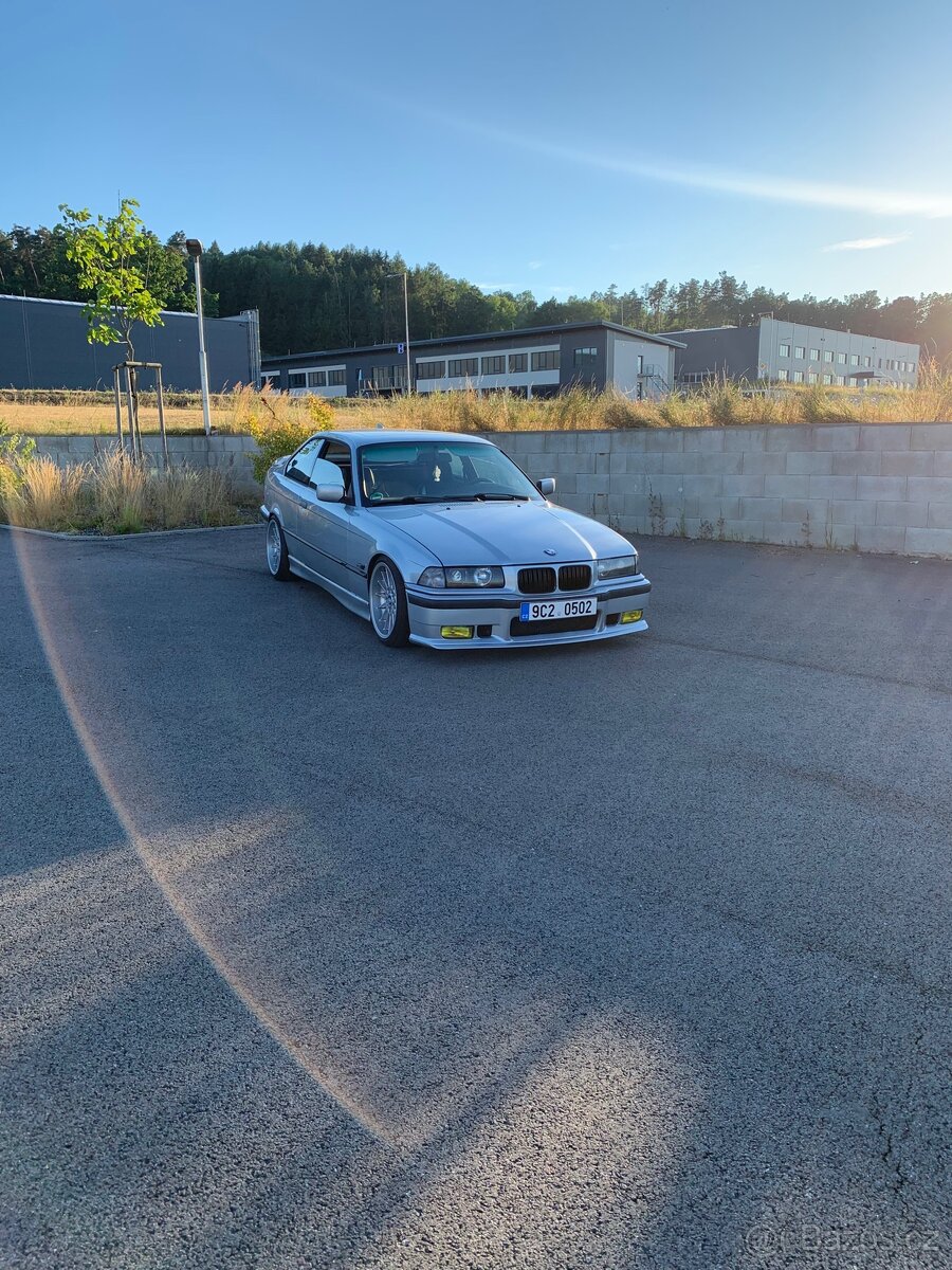 Bmw E36 325i coupe manuál - 5