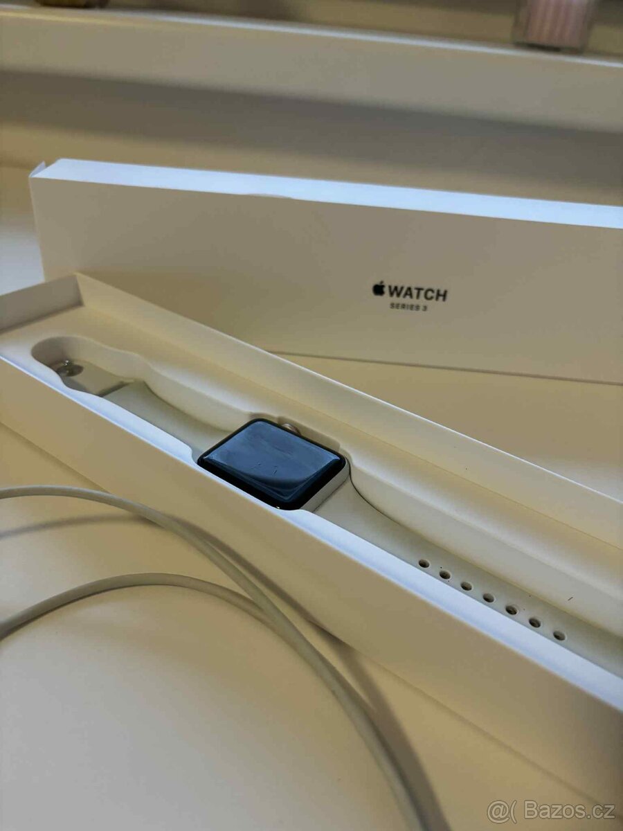 Apple Watch Series 3 + nabíjecí kabel - 5