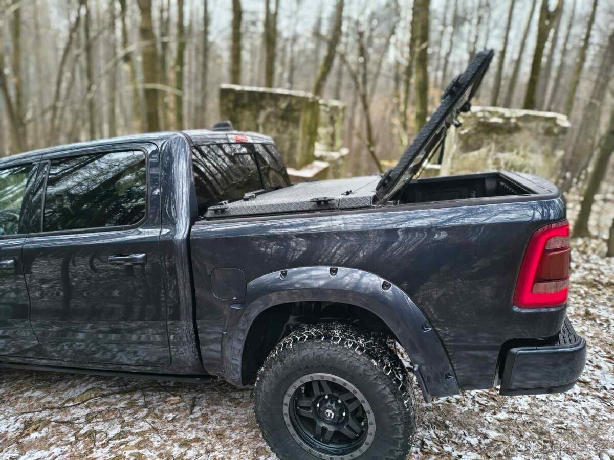 Predám hardtop na Dodge Ram 1500 4 a 5 generacie - 5