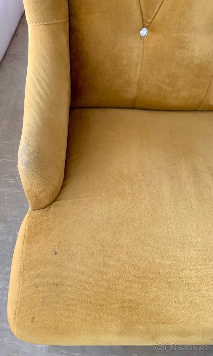 Jedno křeslo s kamínky - 5