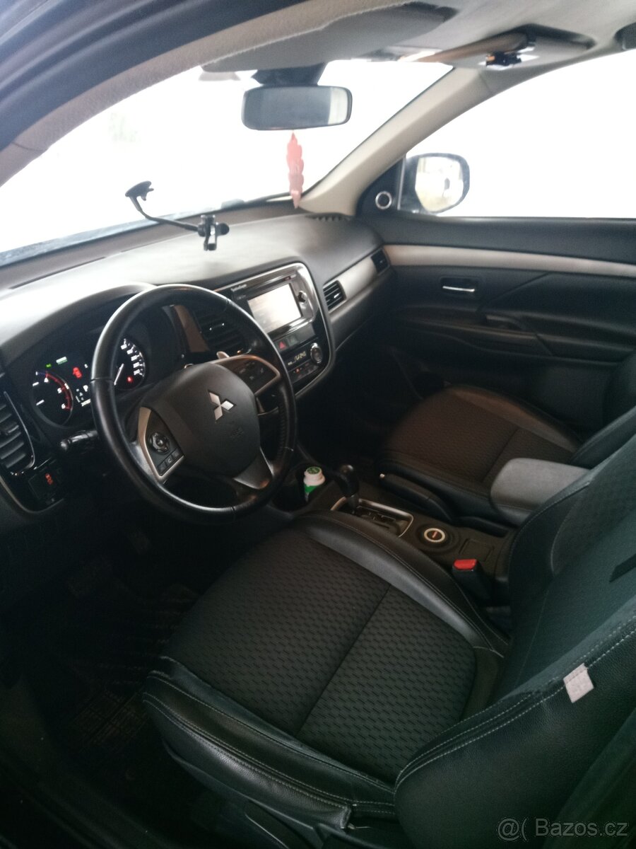 Prodám Mitsubishi Outlander - 5