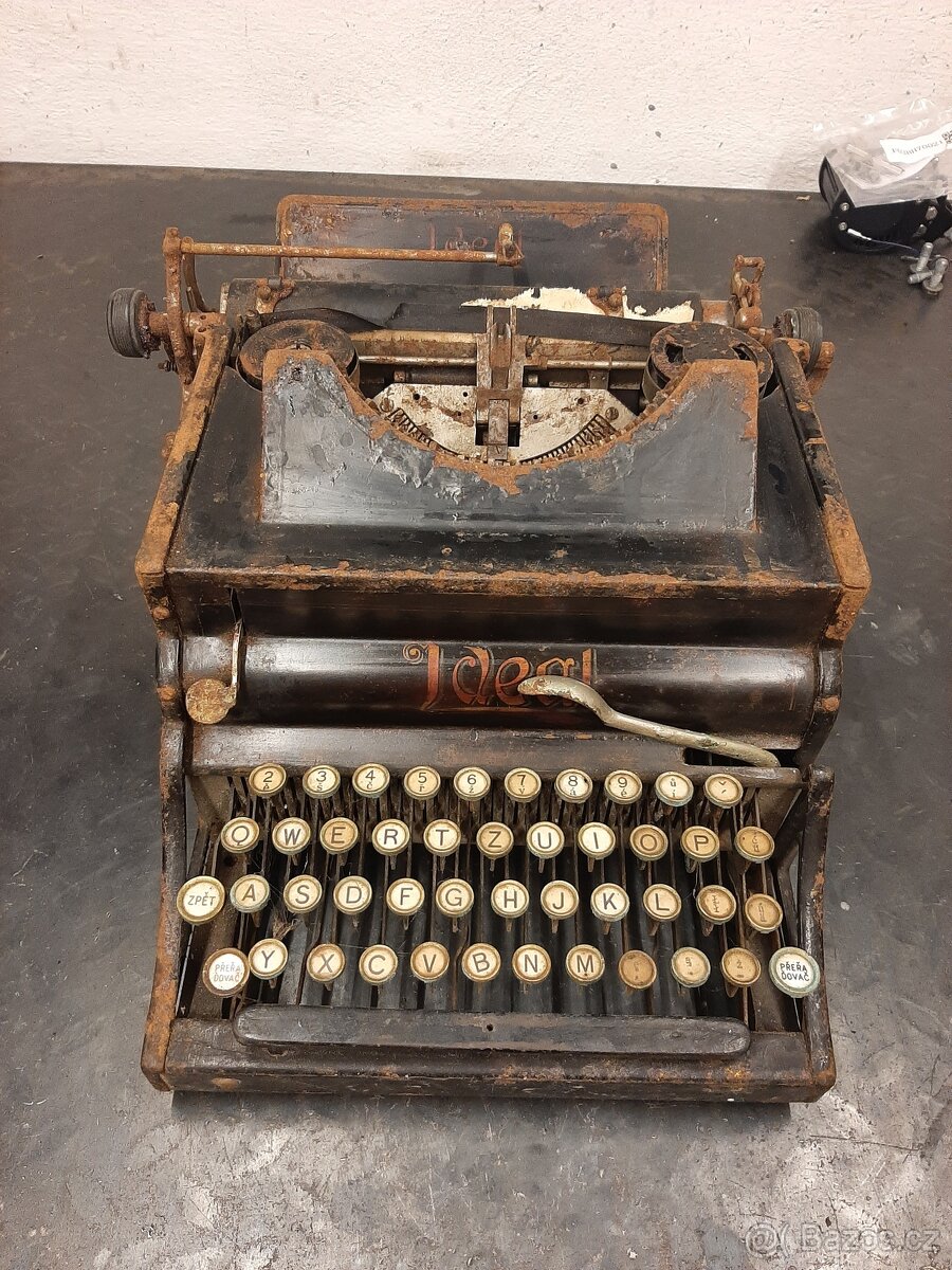 Psací stroj IDEAL - 5