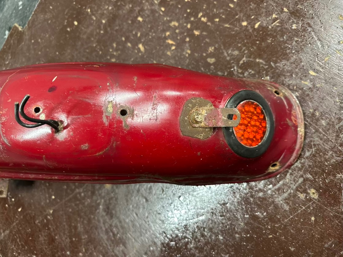 Zadní blatník so sklíčkom JAWA 250/353 350/354 kývačka - 5