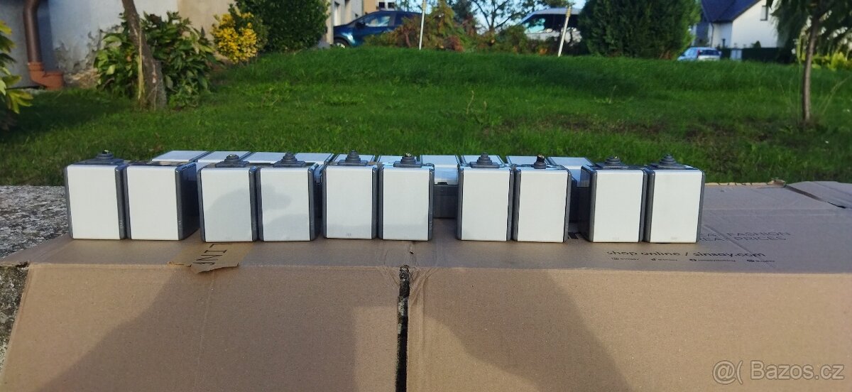 ZÁSUVKA DVOJITÁ NA POVRCH PRAKTIK ABB IP44 - 5