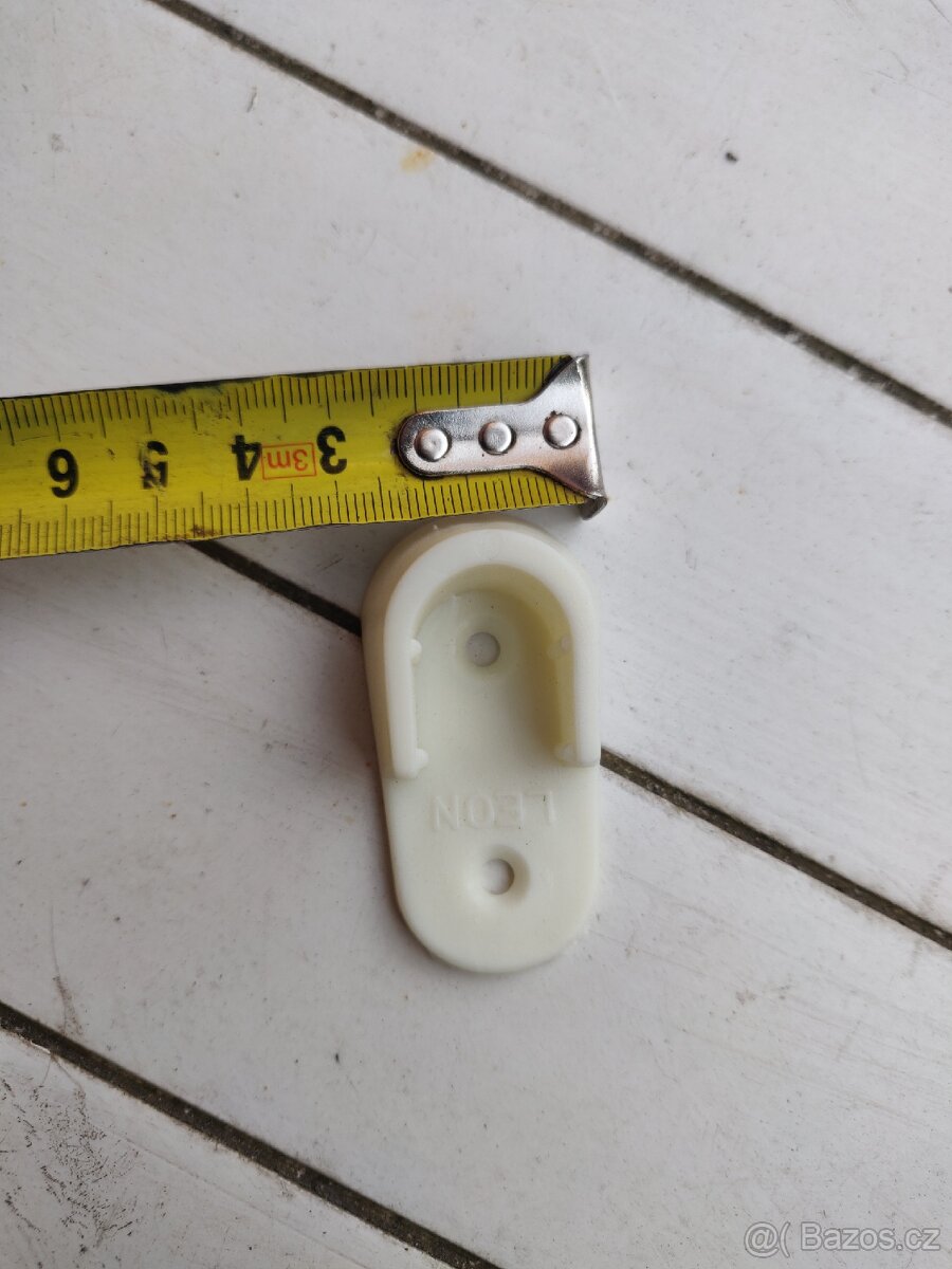 Držák šatní tyče - plast - 5