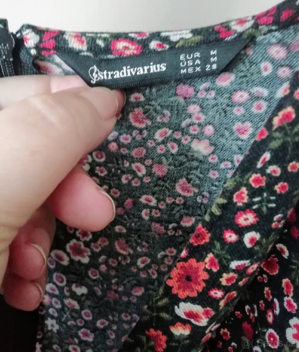 Něžné, letní šaty, přírodní materiál zn. Stradivarius, M - 5