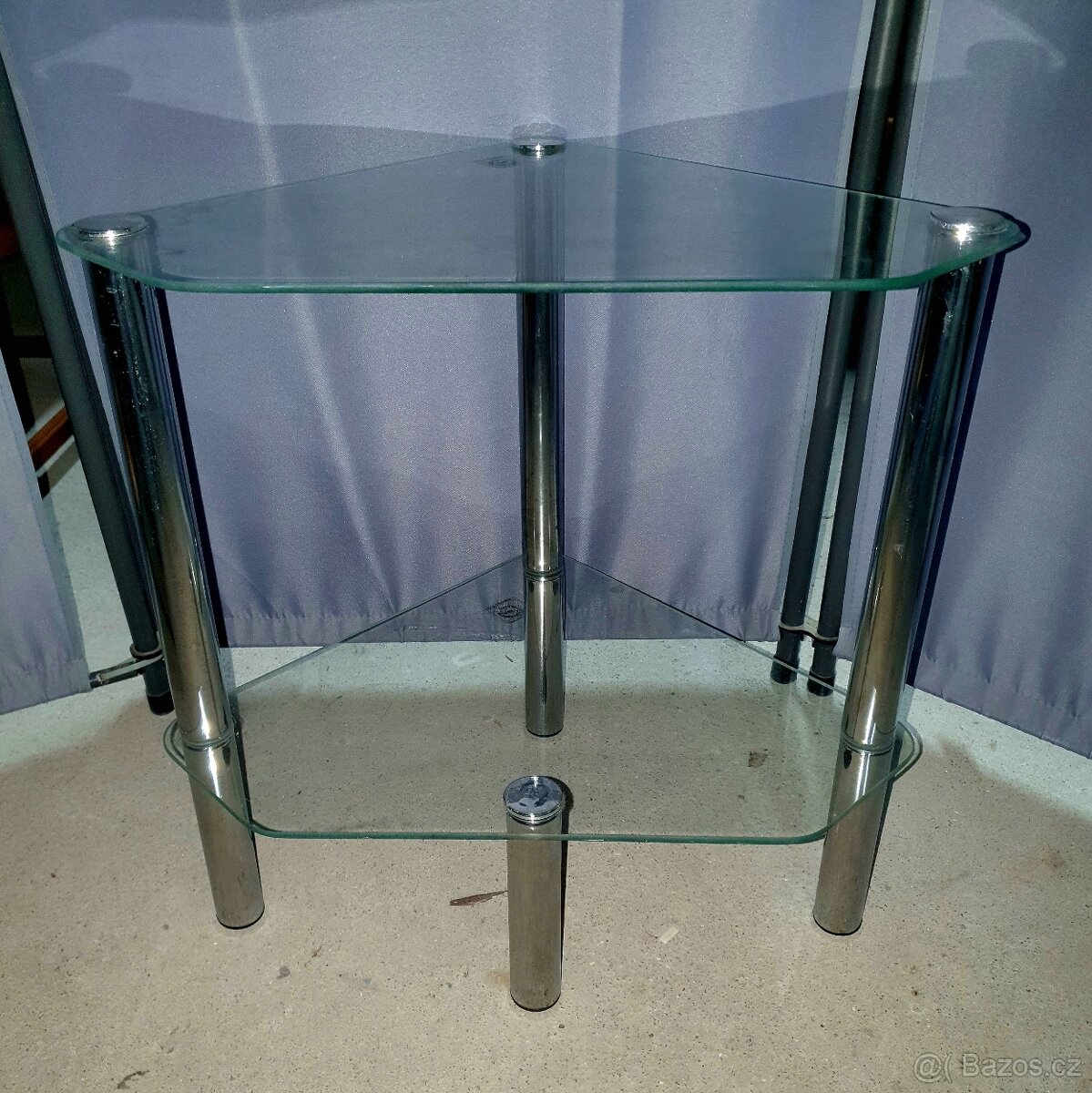 Rohové skleněné stolky/regály - 5