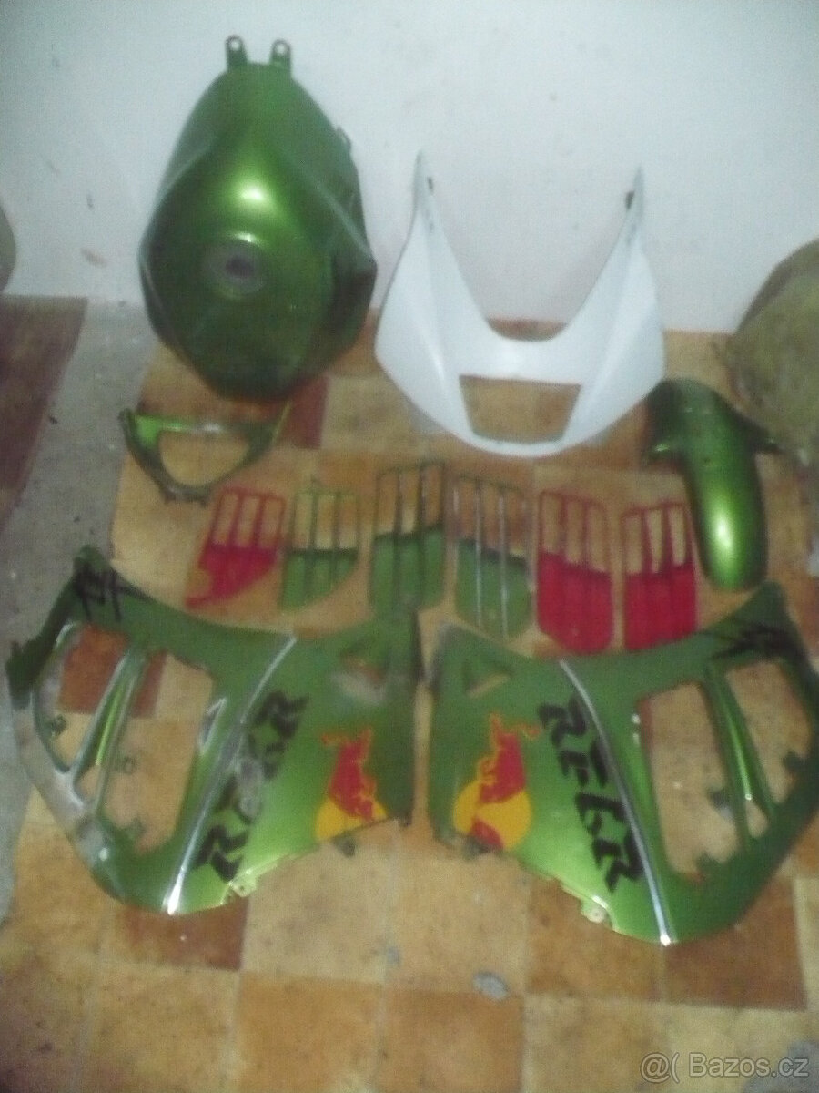 Suzuki RF 600 /900 r. 94 díly ze tří moto - 5