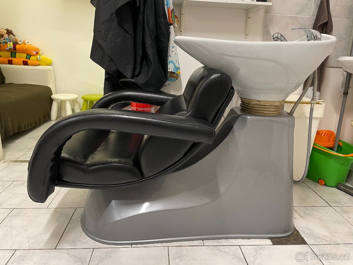 Kadeřnický nábytek - 5