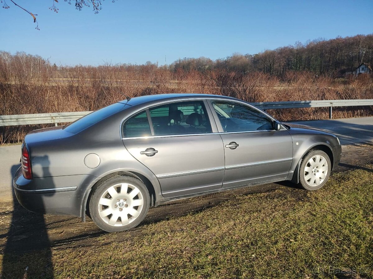 Škoda Superb 2.8 rok 2005 - 5