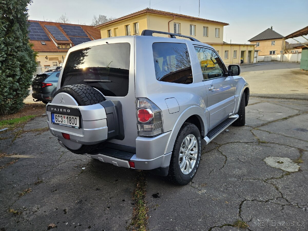 Mitsubishi Pajero - 5