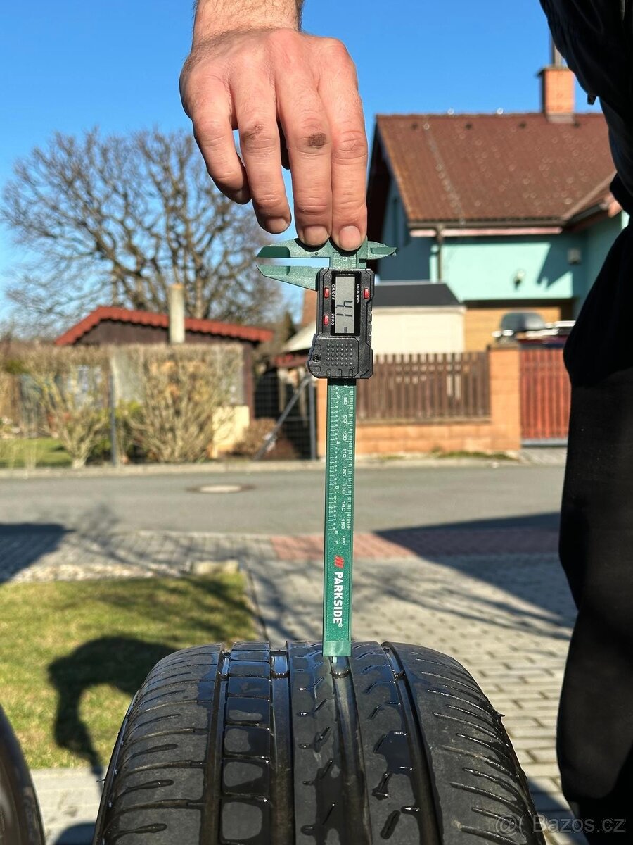 Prodej letní sady litých kol a pneu na Škodu Superb 3 - 5