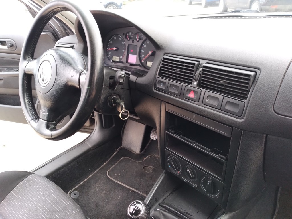 VOLKSWAGEN GOLF 1.4 SPECIAL KLIMA - 5