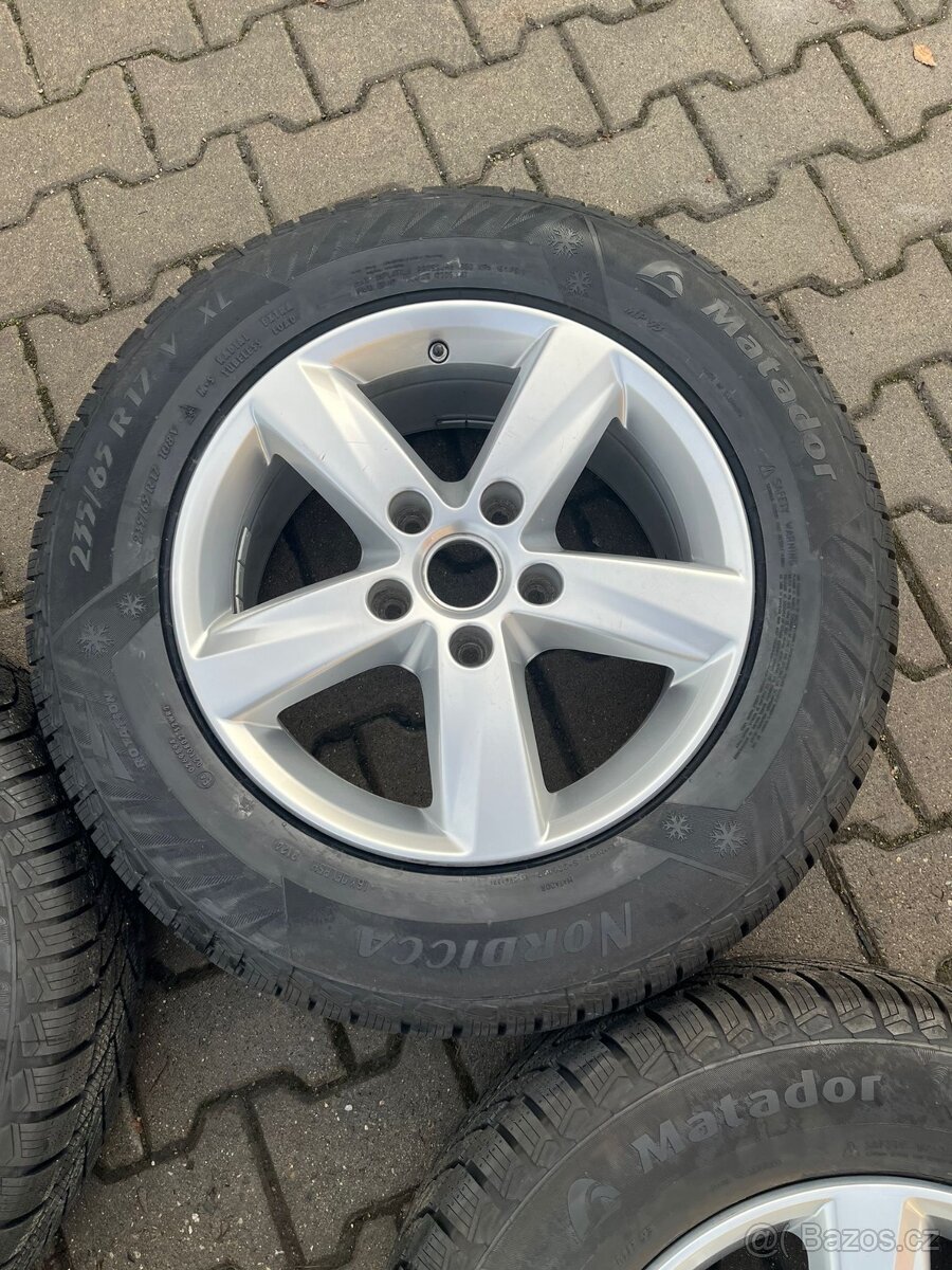 VW Touareg, kola 17" NOVÉ zimní pneu - 5
