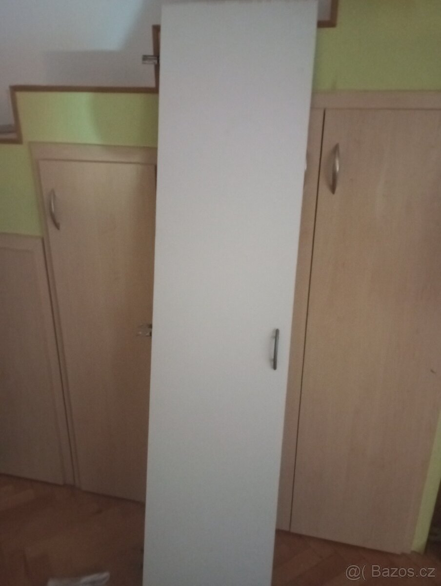 Prodej postel a skříní - 5