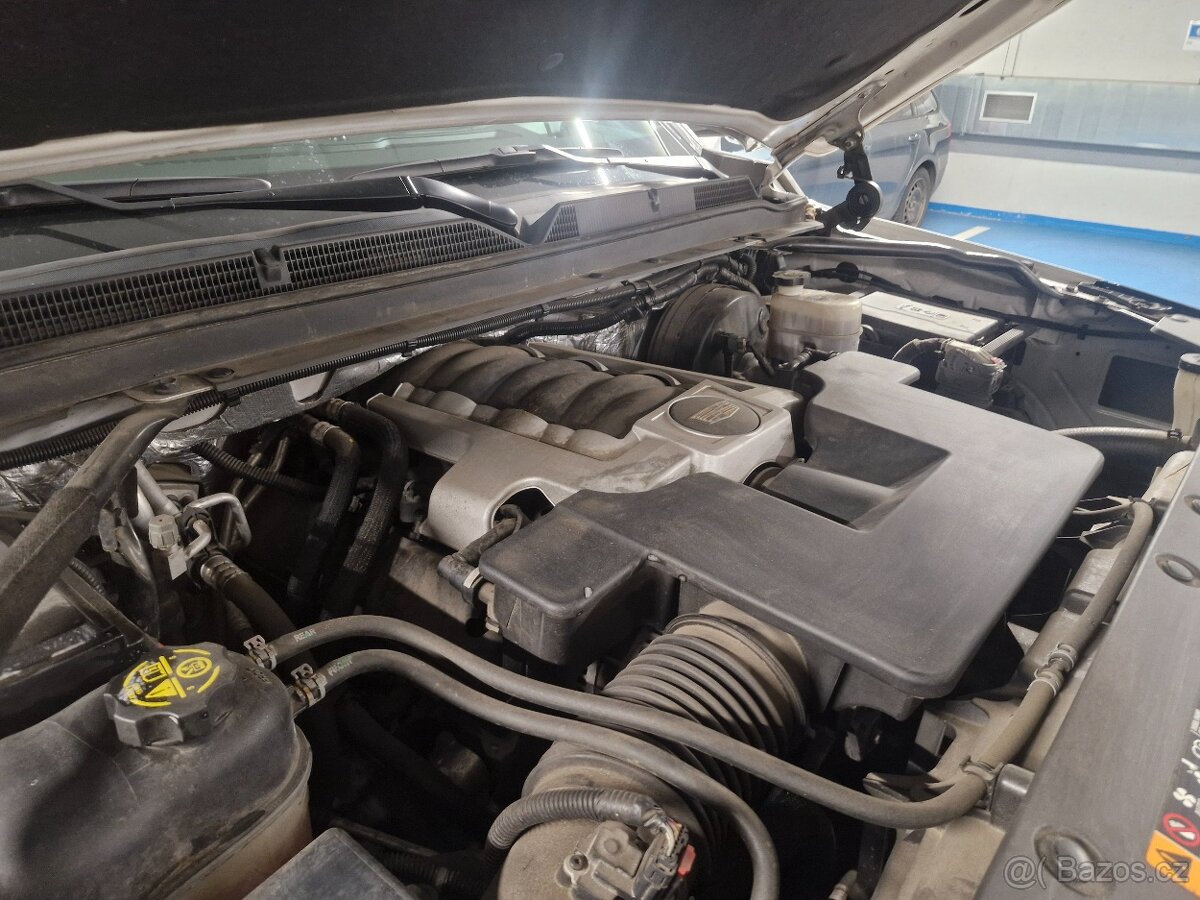 Cadillac Escalade ESV 6.2 Platinum V8 - 5