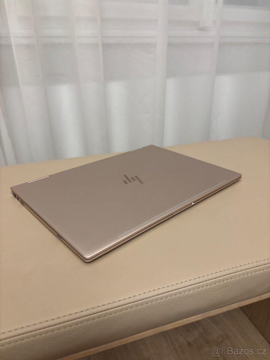 Stylový notebook HP Spectre x360 Convertible 13-ae004nc - 5