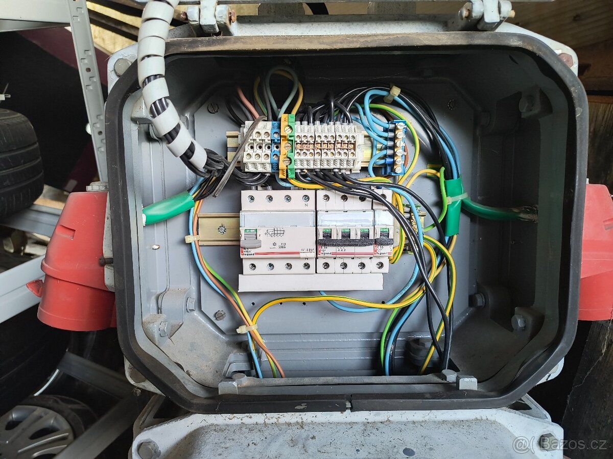 Stavební rozvaděč. - 5