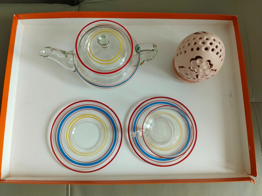 Skleněná konvička,2 podšálky,1 hrníček,ker.dekorace-Z DĚDICT - 5