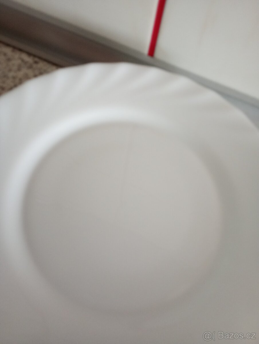 Hluboké a dezertní talíře - 5