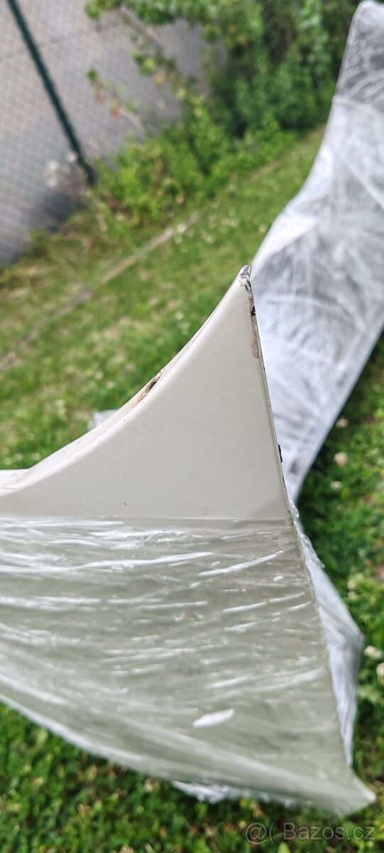 Zadní nárazník Toyota Prius plus - 5