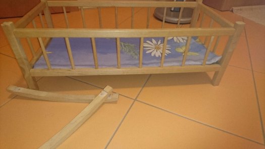 Prodám dřevěnou kolébku, postýlku - 5