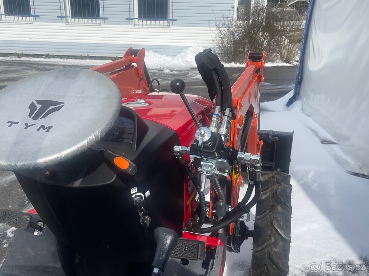 Malotraktor TYM 2500L s nakladačem- nový stroj - 5