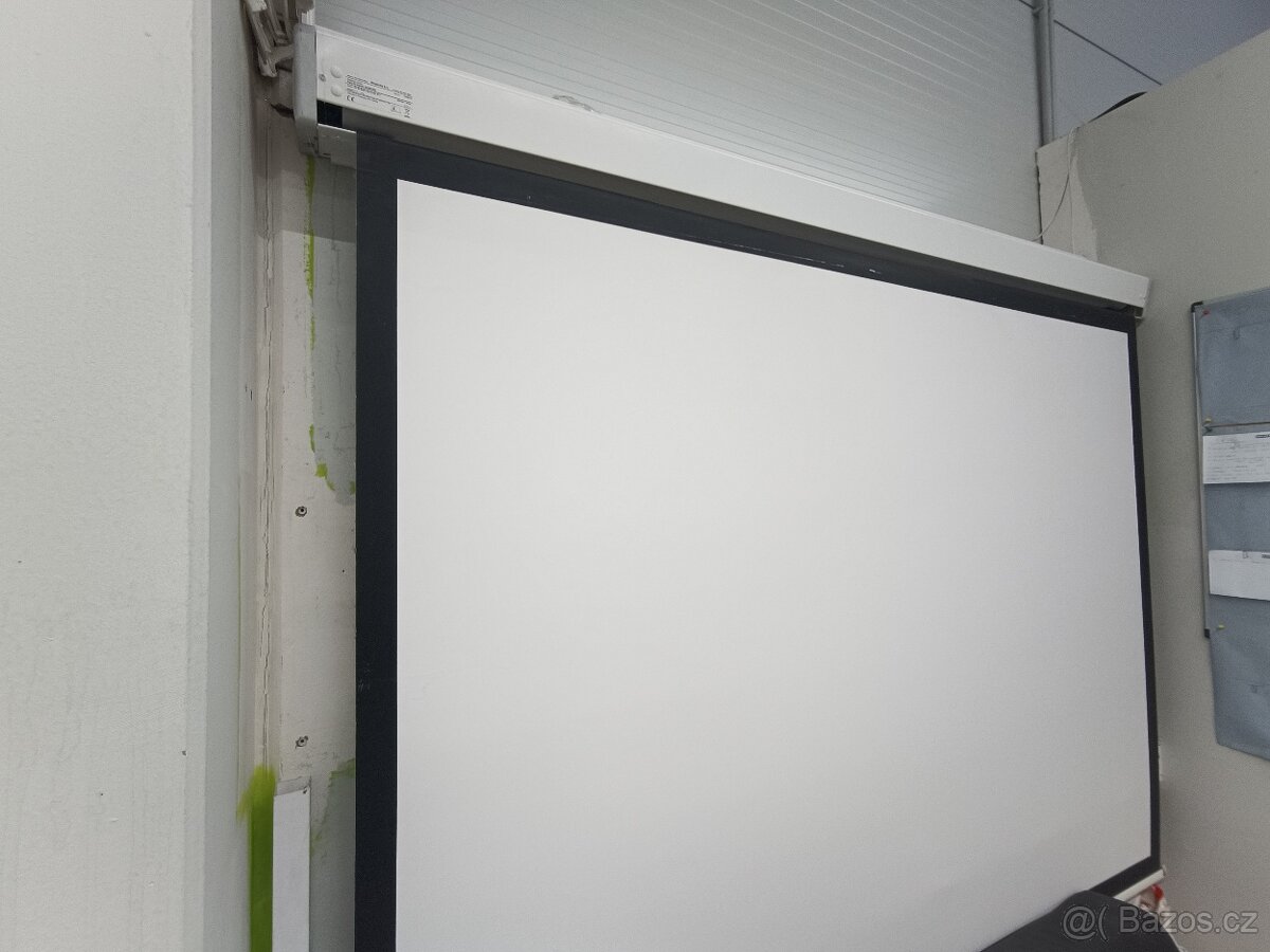 Navíjecí projekční plátno PROJECTA - 5