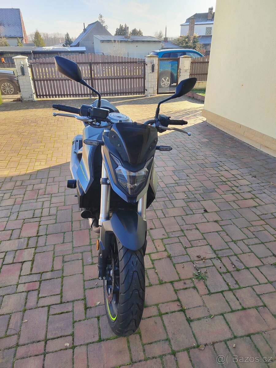 Honda Hornet 750 - 5