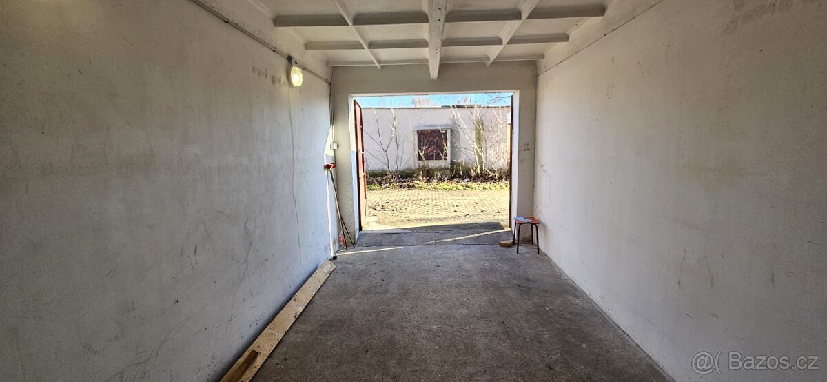 Pronajmu GARÁŽ - 5