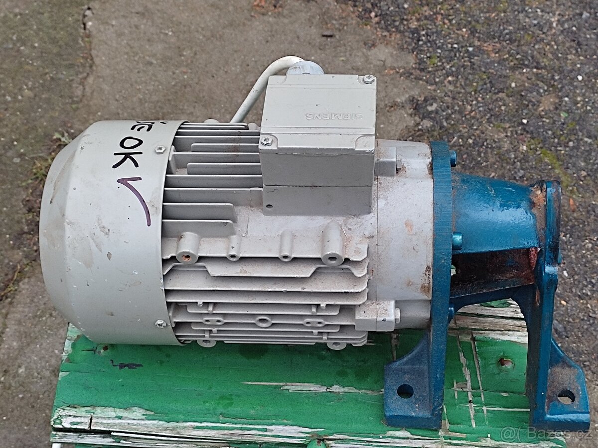 PRODÁM 2 KS ELEKTROMOTOR SIEMENS - 5