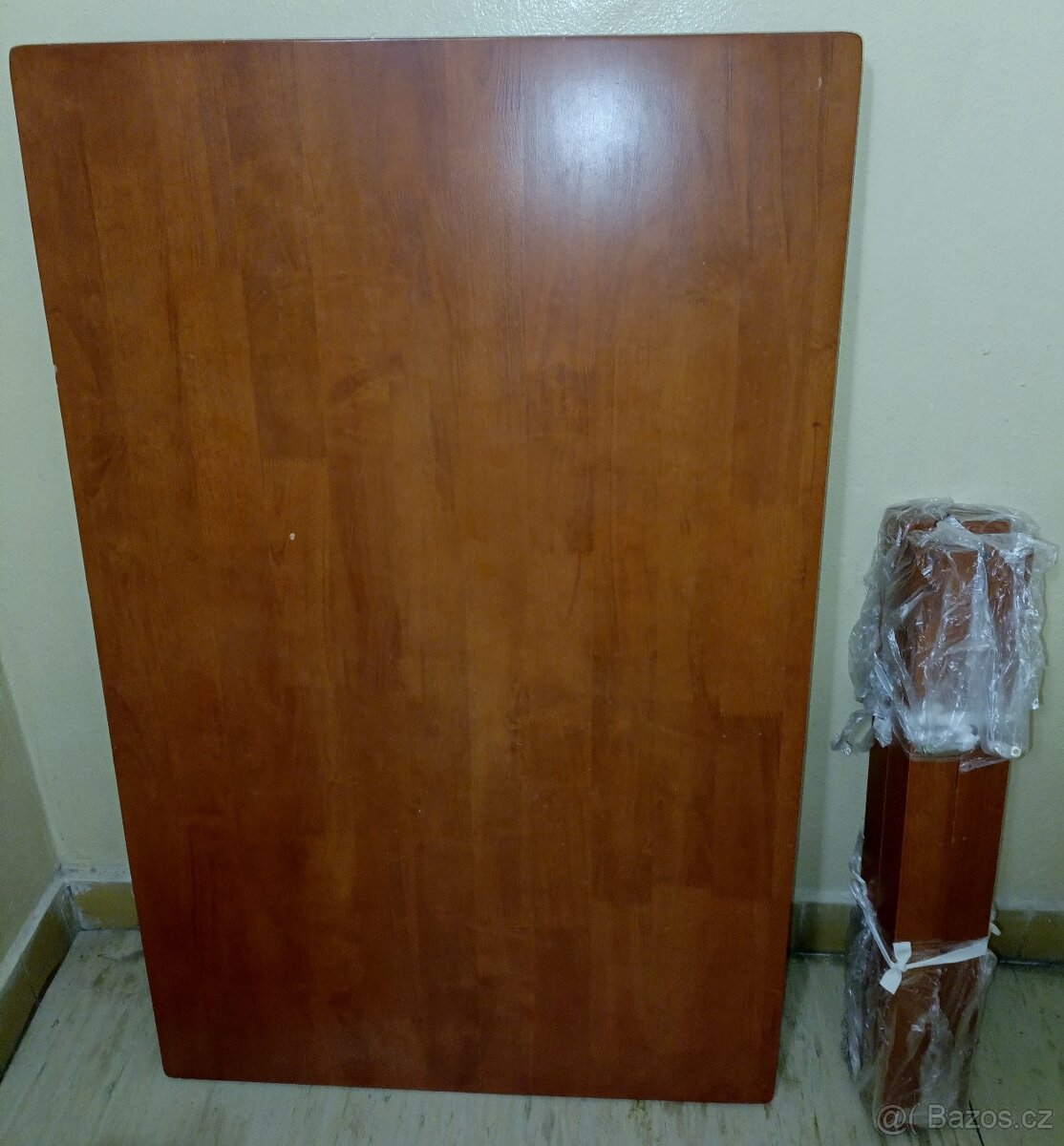 Stůl celodřevěný - 5