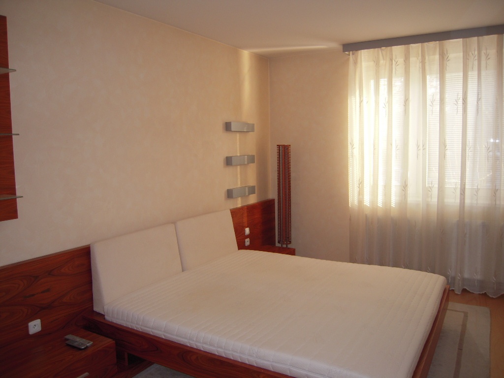 Pronájem zrekonstruovaného bytu 3+kk s balkonem Zlín Obeciny - 5